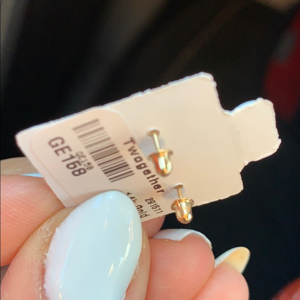 14k Solid Yellow Gold Heart Earrings - Picture 8 of 8